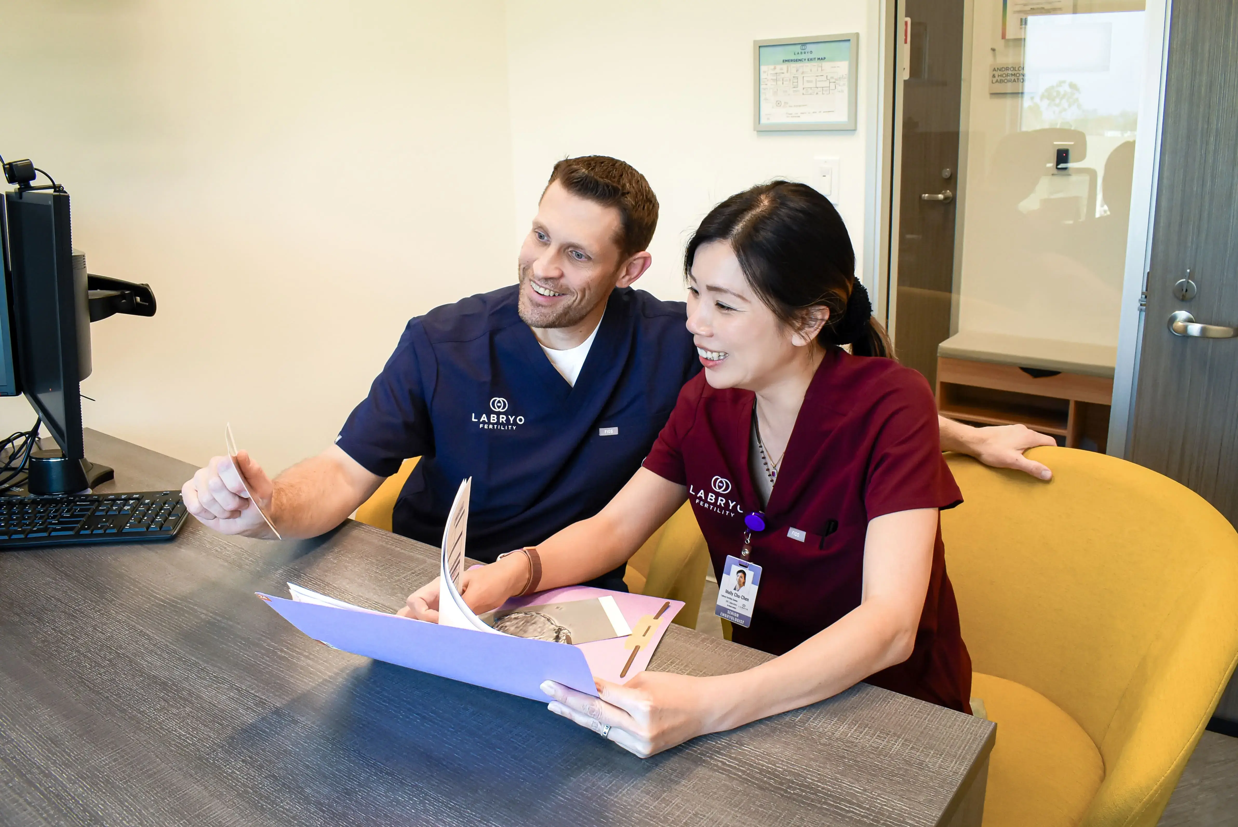 On the left, Dr. Jeremy A. King, Director of IVF in Labryo Fertility Center. On the right, Molly Chu-Chen, Chief Embryologist and founder of Labryo Fertility Center